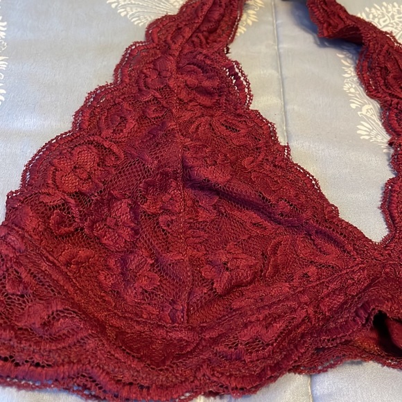 Red Lace bralette - Picture 2 of 3